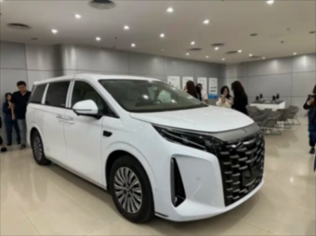 配第五代DM+云輦-C，比亞迪夏到店，長超5米1+冰箱彩電大沙發-有駕