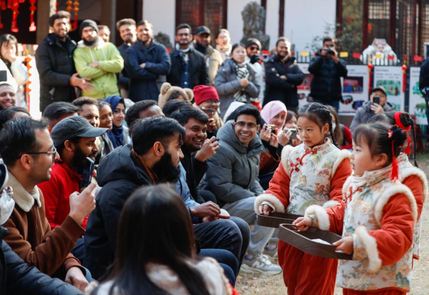 東華大學邀20國留學生體驗傳統文化