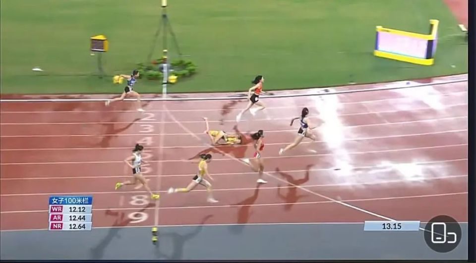 吳艷妮全國(guó)田徑錦標(biāo)賽100米欄奪冠