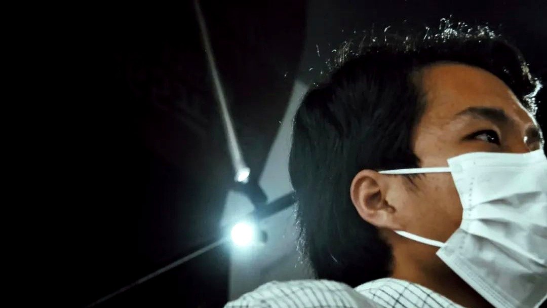 因為窮 他成了今年脫口秀最強黑馬