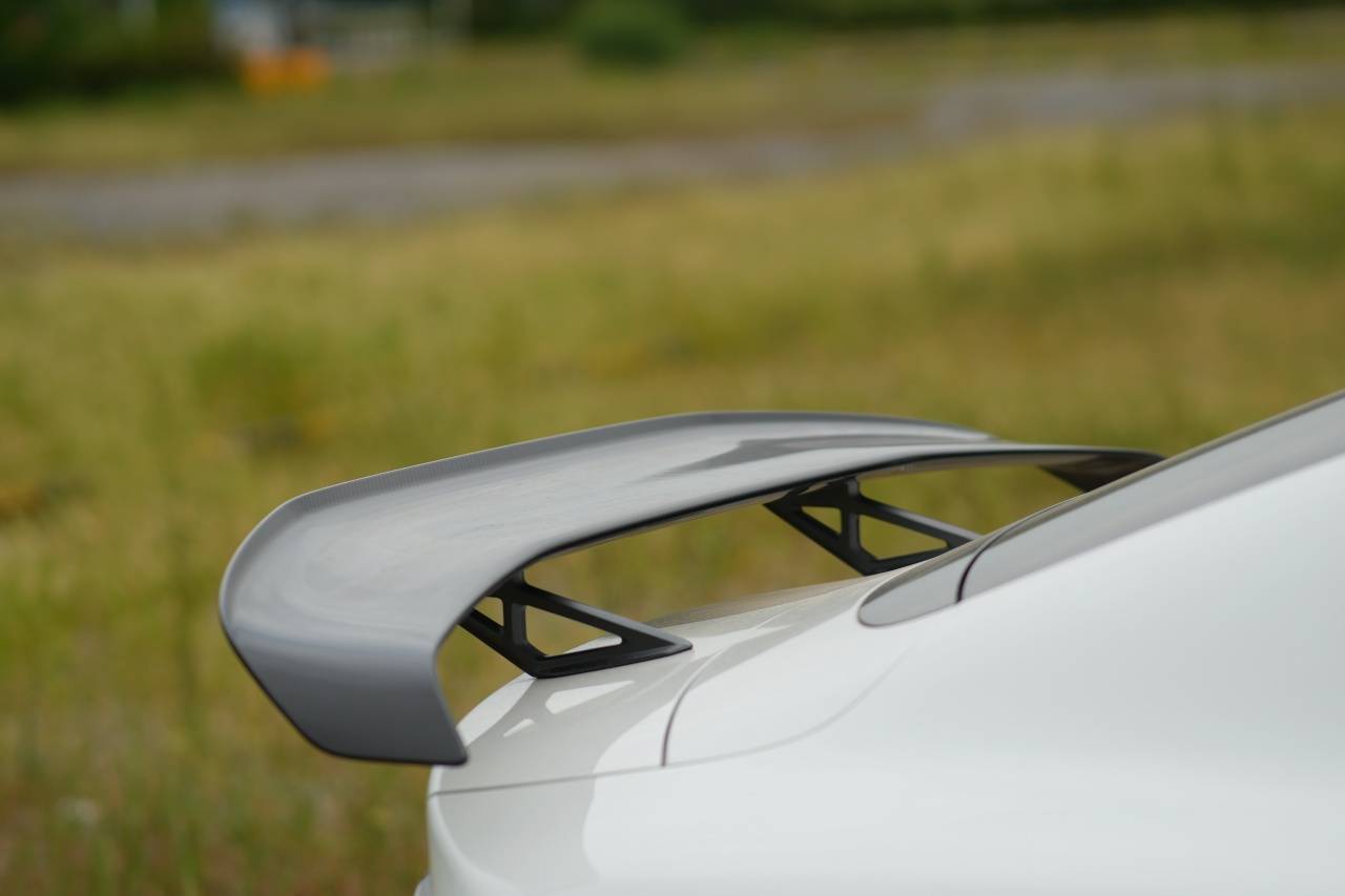 獨立試駕小米SU7 Ultra:你能買到的“最快車”