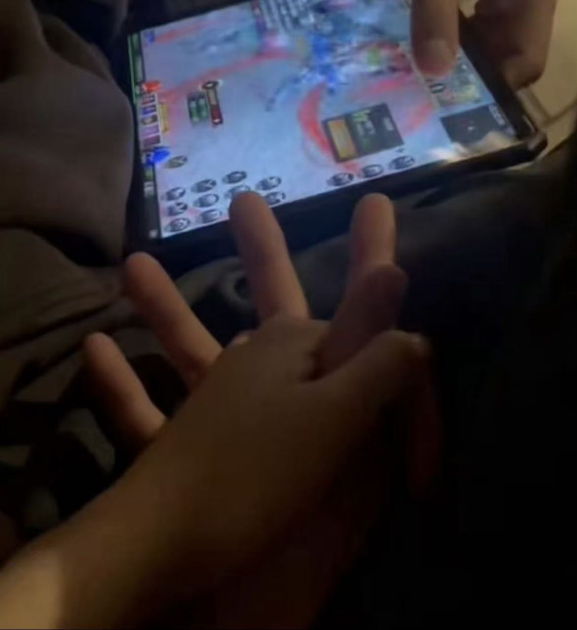 許凱戀情疑曝光 女方自認女友身份