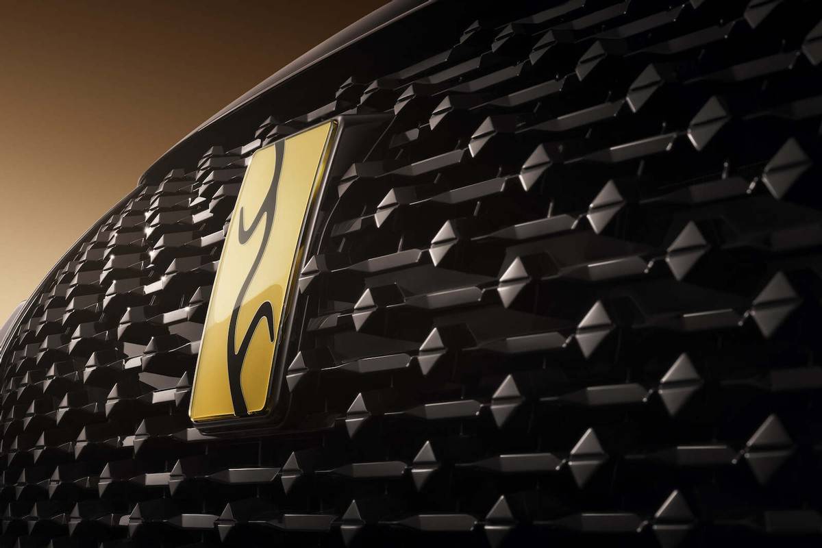 仰望U8L鼎世版正式上市!用“鼎”級豪華登陸全尺寸SUV市場?