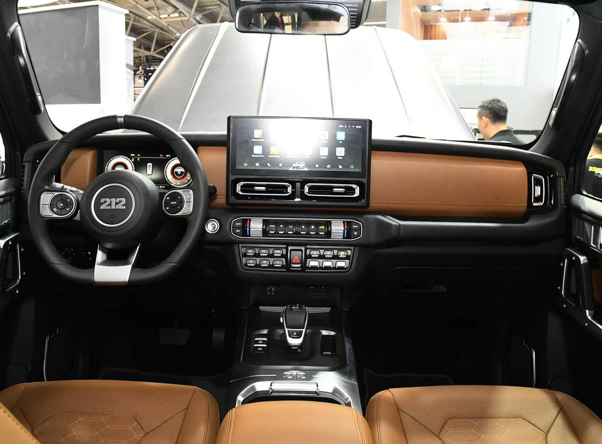 國產(chǎn)“老炮”亮相慕尼黑,搭載2.0T柴油機(jī)+分時(shí)四驅(qū),還有差速鎖