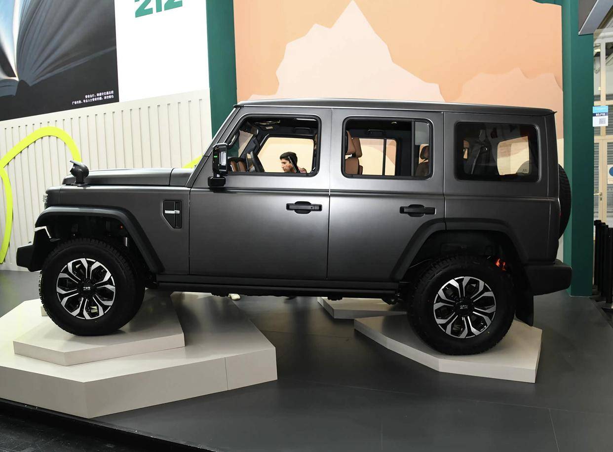 國產(chǎn)“老炮”亮相慕尼黑,搭載2.0T柴油機(jī)+分時(shí)四驅(qū),還有差速鎖