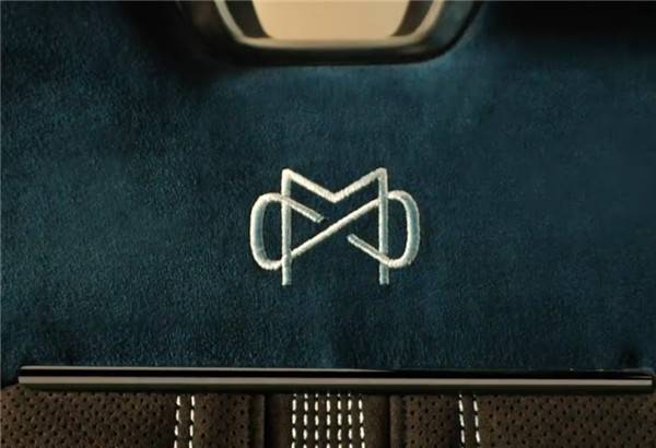 小米全新定制刺繡Logo亮相 用了1862針縫線