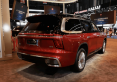 4.0T V8+8AT,5.7米6座/4座可選,國產旗艦SUV新上市