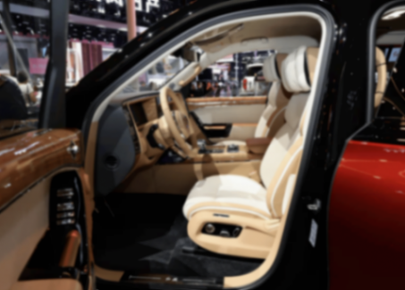 4.0T V8+8AT,5.7米6座/4座可選,國產旗艦SUV新上市