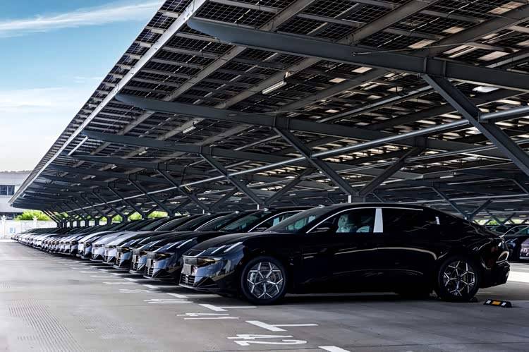 萬臺下線背后,領克10 EM-P如何用技術重構(gòu)混動市場規(guī)則?