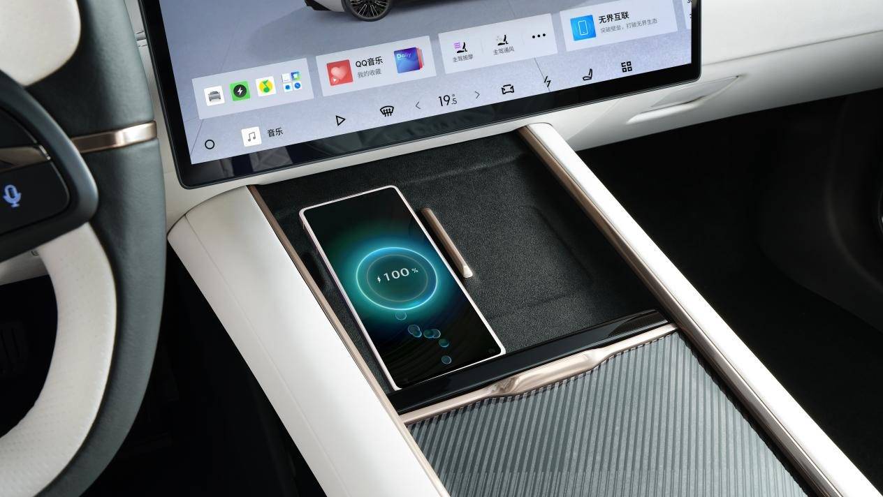 萬臺下線,實力破圈!領克10EM-P拉高20萬級混動市場新標準