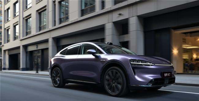 智界R7改款來了,智駕體驗或?qū)⒂瓉硇聵?biāo)桿!