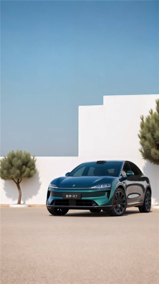 智界R7改款來了,智駕體驗或?qū)⒂瓉硇聵?biāo)桿!