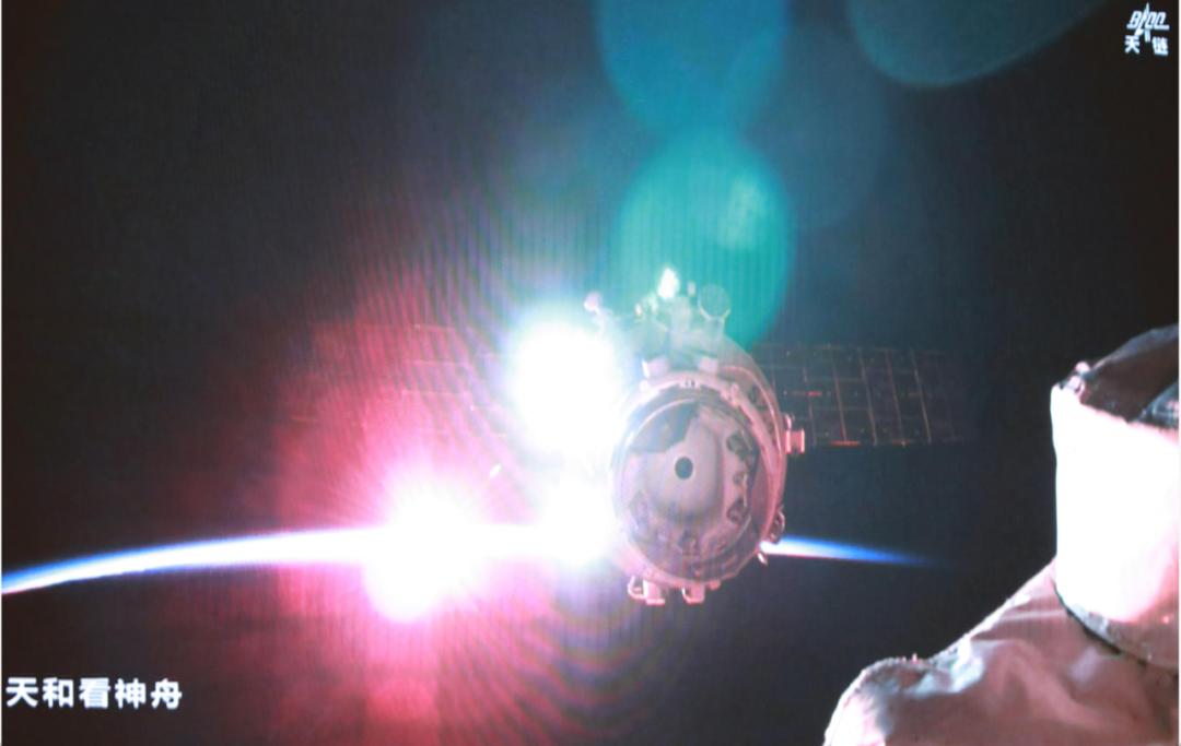 神舟二十一號成功發射!空間站現6名航天員同飛,為何夜間出征?