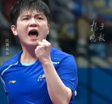 樊振東王楚欽驚現“神力”,全運會對決把乒乓球打扁,裁判看呆了